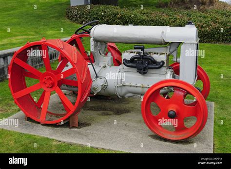 Fordson Model F Tractor Circa 1923 Stock Photo: 16893578 - Alamy