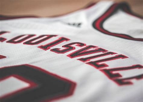 Louisville Cardinals To Wear 1974-75 Throwback Uniforms – SportsLogos ...