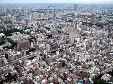 File:Urban sprawl as seen from Tokyo tower towards West.jpg - Wikimedia Commons