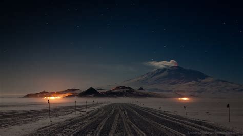 Mt. Erebus in the deepest Antarctic winter [1920x1080] Photographed by ...