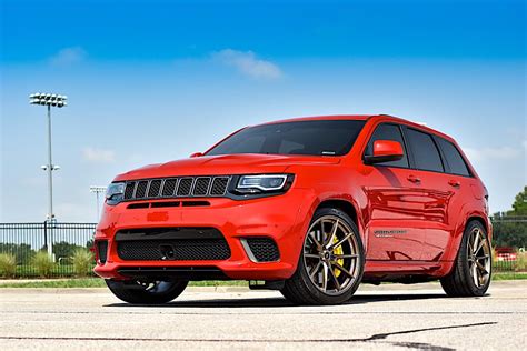 Jeep Grand Cherokee SRT Trackhawk Red with Bronze Savini SV-F 4 Aftermarket Wheels | Wheel Front