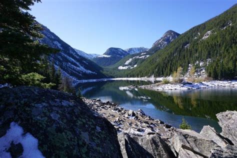 The Absurdly Beautiful Winter Hike In Montana That Will Make You Feel ...