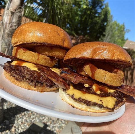 Some home made double western bacon cheeseburgers. : r/burgers