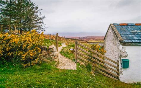 12 Best Airbnbs in Ireland: Unique Cottage Rentals, Castles + More!