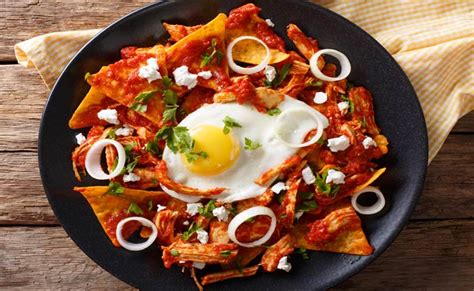 Chilaquiles Rojos Con Huevo