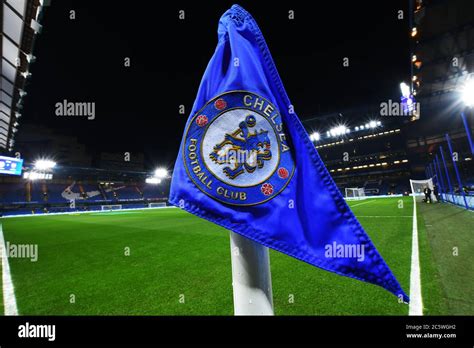 Chelsea Fc Flag / 2 930 Chelsea Flag Photos And Premium High Res ...