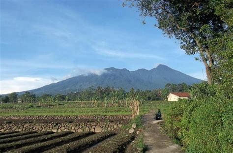 Menyibak Misteri Gunung Salak yang Sempat Diisukan Akan Meletus