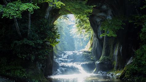 Nomizo Falls and Cave of tortoise rock, Kimitsu, Chiba Prefecture ...