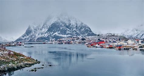 Premium Photo | Reine fishing village, norway