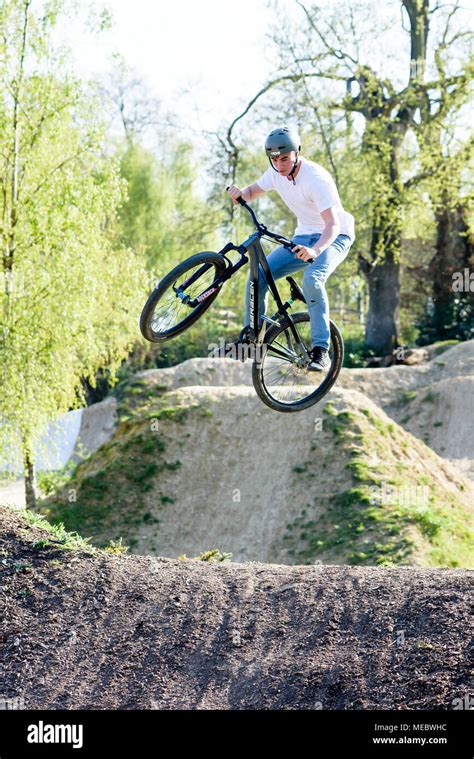 Mountain Bike Racing Stock Photo - Alamy