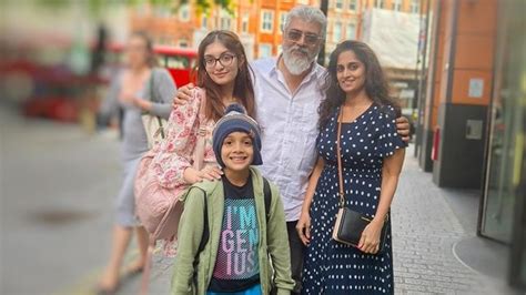 Ajith poses with family as they holiday in London ahead of Thunivu's release - Hindustan Times