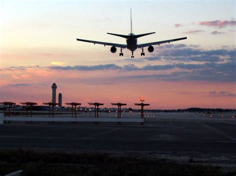 Industry Experts Release Runway Excursion Prevention Plan | Aviation Week Network