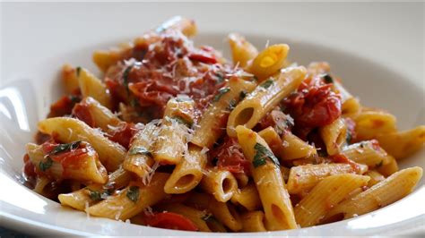 Roasted Tomato Pasta Sauce With Penne Pasta - YouTube