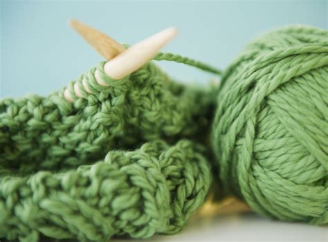 How to Make Natural Green Fabric Dyes from Plants