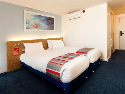 TRAVELODGE BLACKPOOL SOUTH SHORE BLACKPOOL: LOW RATES, SAVE ON YOUR STAY