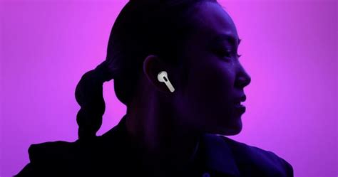 Siri on AirPods Saves Woman After a Fall, Calls 911 Using 'Hey, Siri"