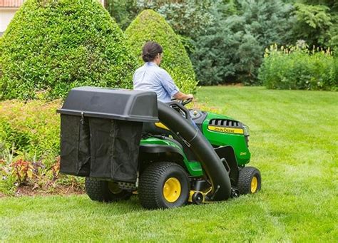 Lawn Sweeper vs Bagger: What Are the 3 Things To Consider?