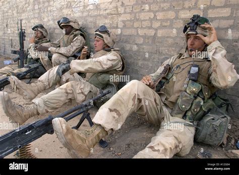 9 April 2003 Bagdad Iraq Marines of the 3rd Battalion 4th Marines Stock Photo: 3303427 - Alamy