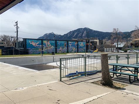 Boulder pool facilities need nearly 100 more lifeguards for summer