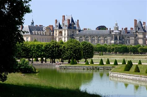 Courtyards and Gardens - Château de Fontainebleau