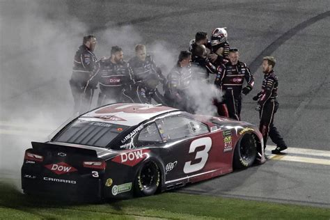 Austin Dillon wins Daytona 500, takes No. 3 back to victory lane | Las Vegas Review-Journal