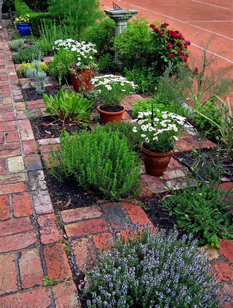 30+ Ideas For Herb Gardens Design