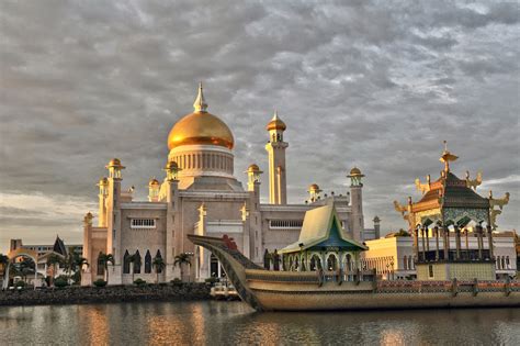 The Palace of the Sultan of Brunei | Asian Pacific Adventures