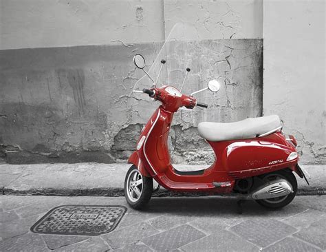 mopeds, scooters, vespa, piaggio, motorcycles, bikes, red, yellow, blue, three, colourful | Pikist