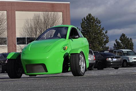 Elio Motors highlights its $7,000, 84-mpg 3-wheeled car