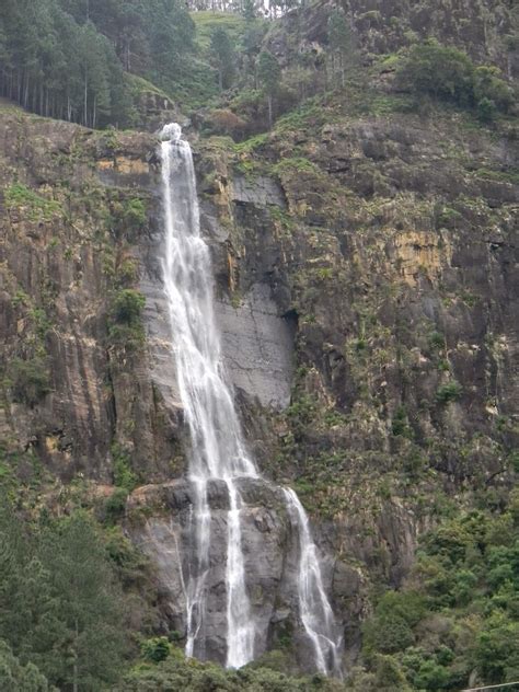 Safari Sri Lanka: Bambarakanda waterfall - Tallest waterfall in Sri Lanka