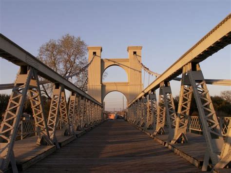 Waco Suspension Bridge (Bridge Street Bridge) - HistoricBridges.org