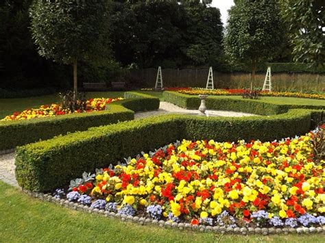 Burnby Hall Gardens and Museum, Pocklington, East Yorkshire - Castles Gardens