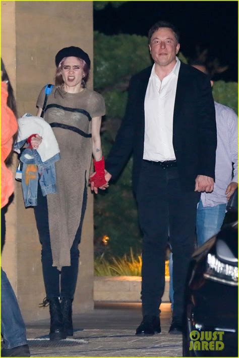 Elon Musk & Grimes Couple Up for Date Night in Malibu!: Photo 4283024 | Photos | Just Jared ...