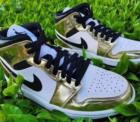 Air Jordan 1 Mid White Metallic Gold - Release Info SneakerNews.com