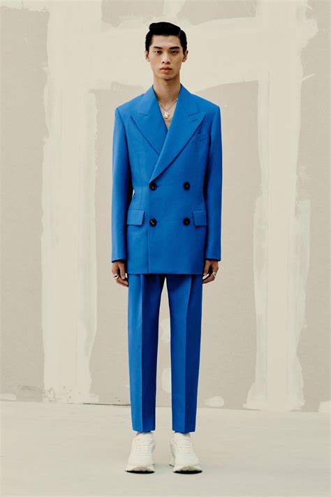 Alexander McQueen Spring 2022 Menswear Collection | Vogue