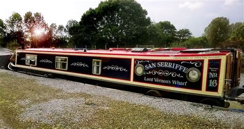 Pin by Jaroslav Vaškeba on Narrowboat | Narrowboat, Canal boat, Boat ...