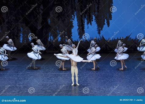 Swan lake ballet dancers editorial photo. Image of dance - 29351781