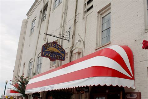 Classic River Street Restaurants - Savannah, GA | Savannah.com