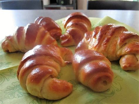 FANTASIE IN FORNO: HOMEMADE CROISSANT WITH BRIOCHE DOUGH - Croissant fatti in casa con ricetta ...