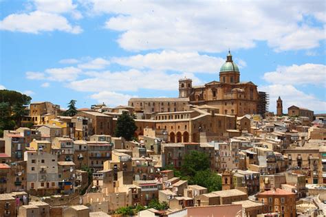 Piazza Armerina Cathedral, Piazza Armerina, Italy - SpottingHistory