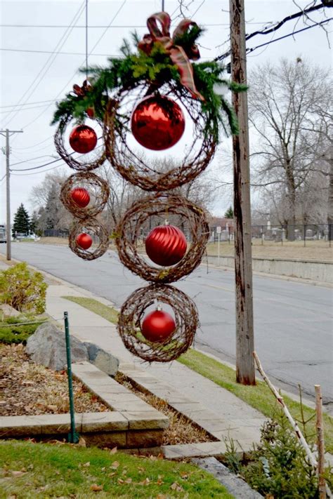 95 Amazing Outdoor Christmas Decorations - DigsDigs