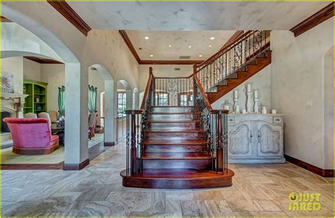 Go Inside Selena Gomez's Texas Dream Home! | Photo 1070856 - Photo ...