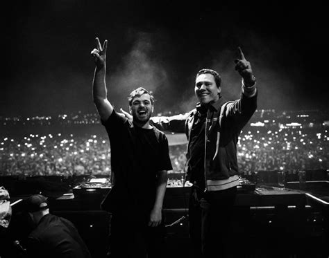 Apple Music taps Martin Garrix, HoneyLuv, Tiësto, and more for 2023 New Year's DJ mixes ...