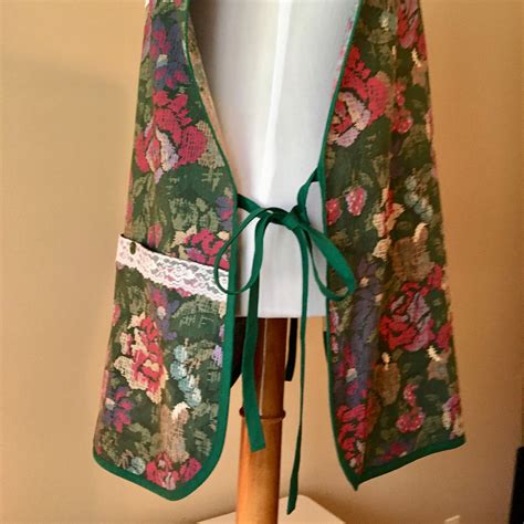 Dark Green Floral Plus Size Cobbler Apron with Pockets / Side-Tie Apron ...