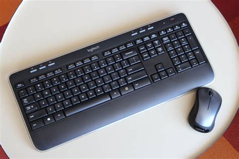 Logitech MK520 wireless keyboard & mouse review: A comfy, quiet ...