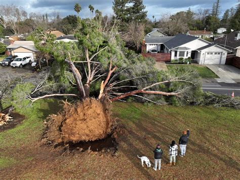 California flooding risk rises - CalMatters