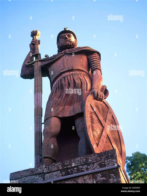 William Wallace Statue - Scottish Borders Stock Photo: 67939362 - Alamy