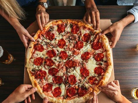 10 Places to Eat the Best Pizza in Destin FL - Florida Travel Inspiration