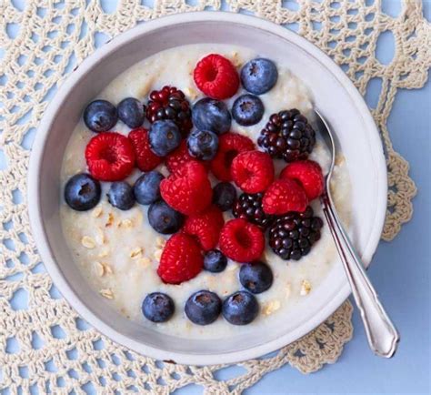 Healthy porridge toppings and recipes | Healthy Food Guide UK Healthy Food Trends, Healthy Food ...