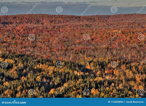 Autumn at Carlton Peak of the Sawtooth Mountains in Northern Minnesota ...